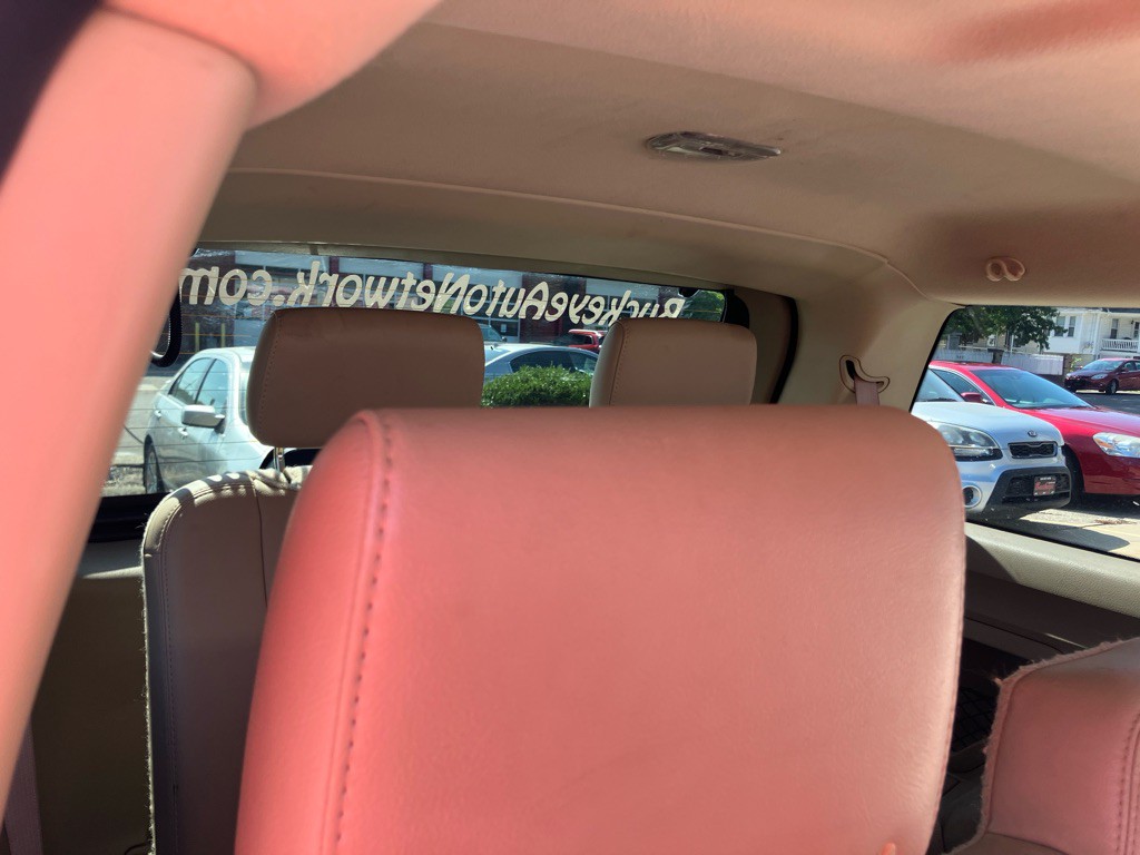 2010 Ford Explorer Image 24