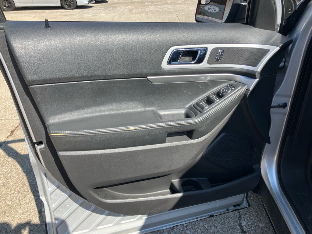 2013 Ford Explorer Image 16