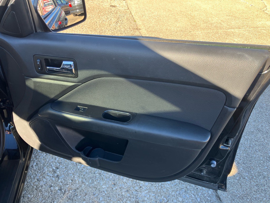 2010 Ford Fusion Image 23