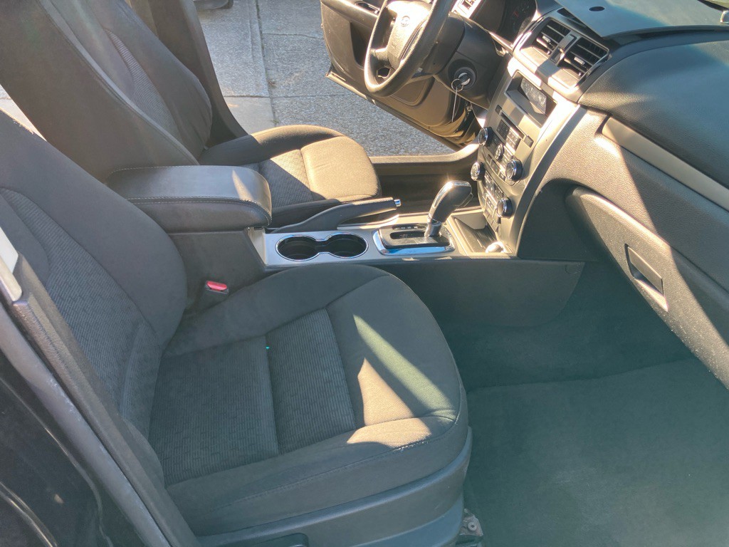 2010 Ford Fusion Image 24