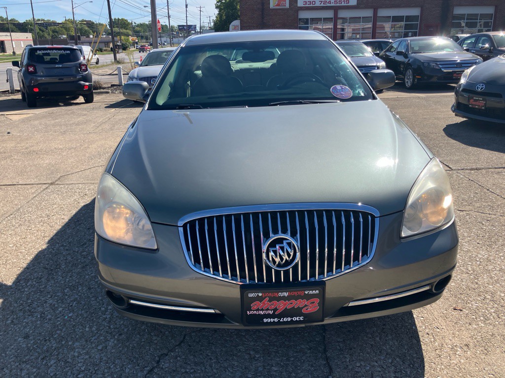 2011 Buick Lucerne Image 2