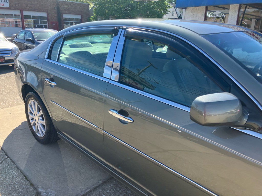 2011 Buick Lucerne Image 10