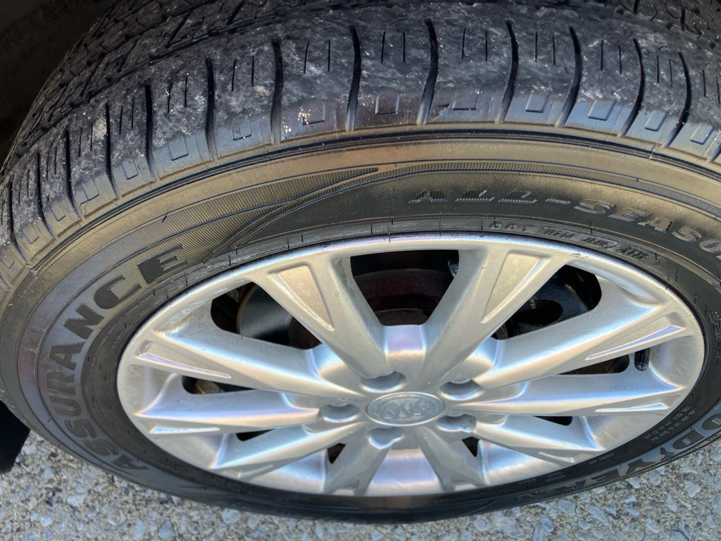2011 Buick Lucerne Image 11