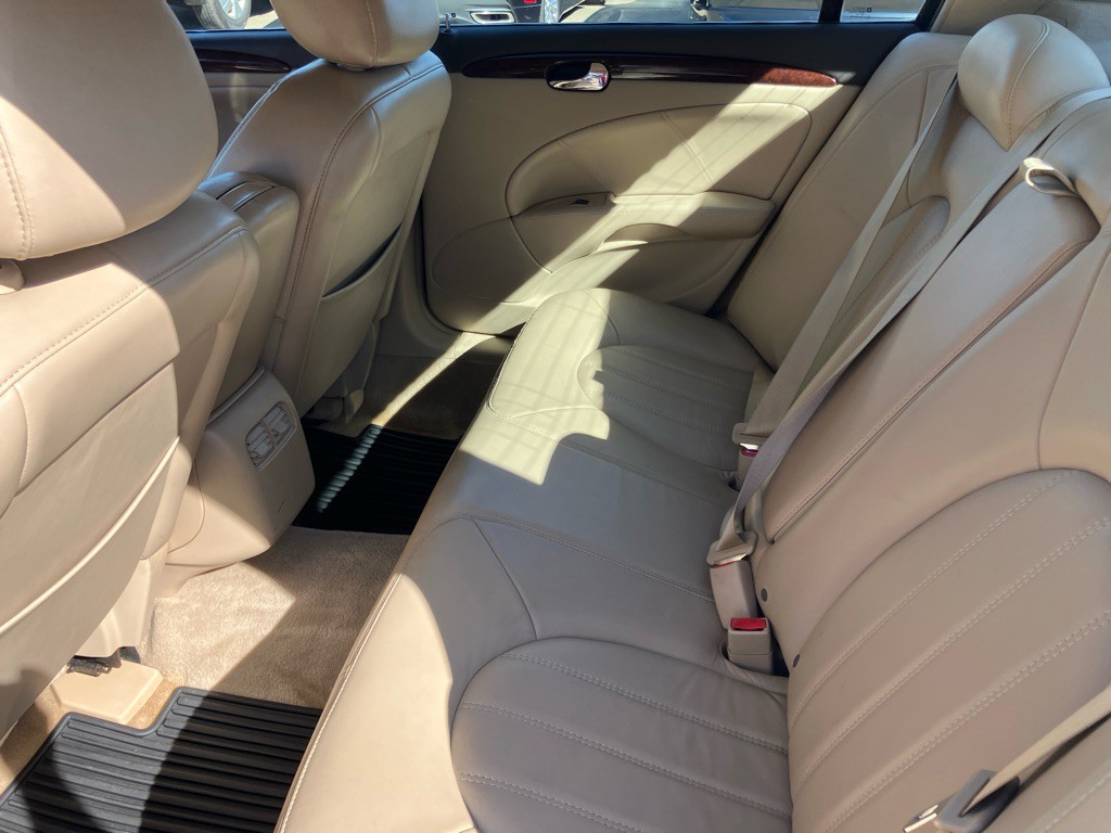 2011 Buick Lucerne Image 19