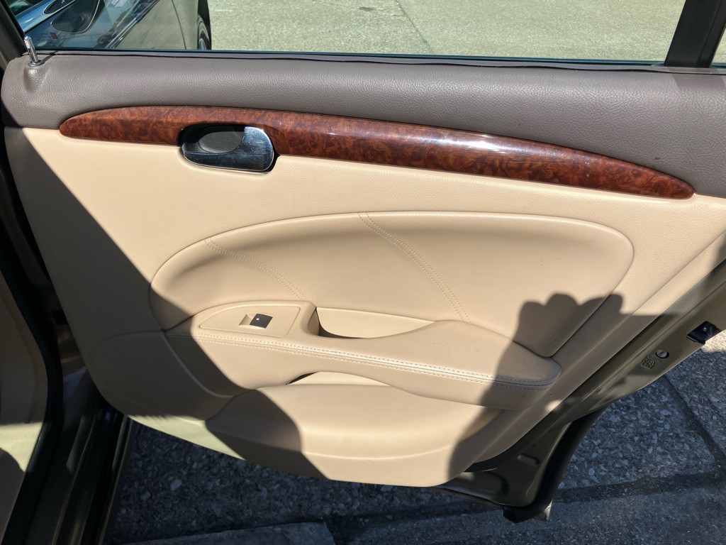 2011 Buick Lucerne Image 20