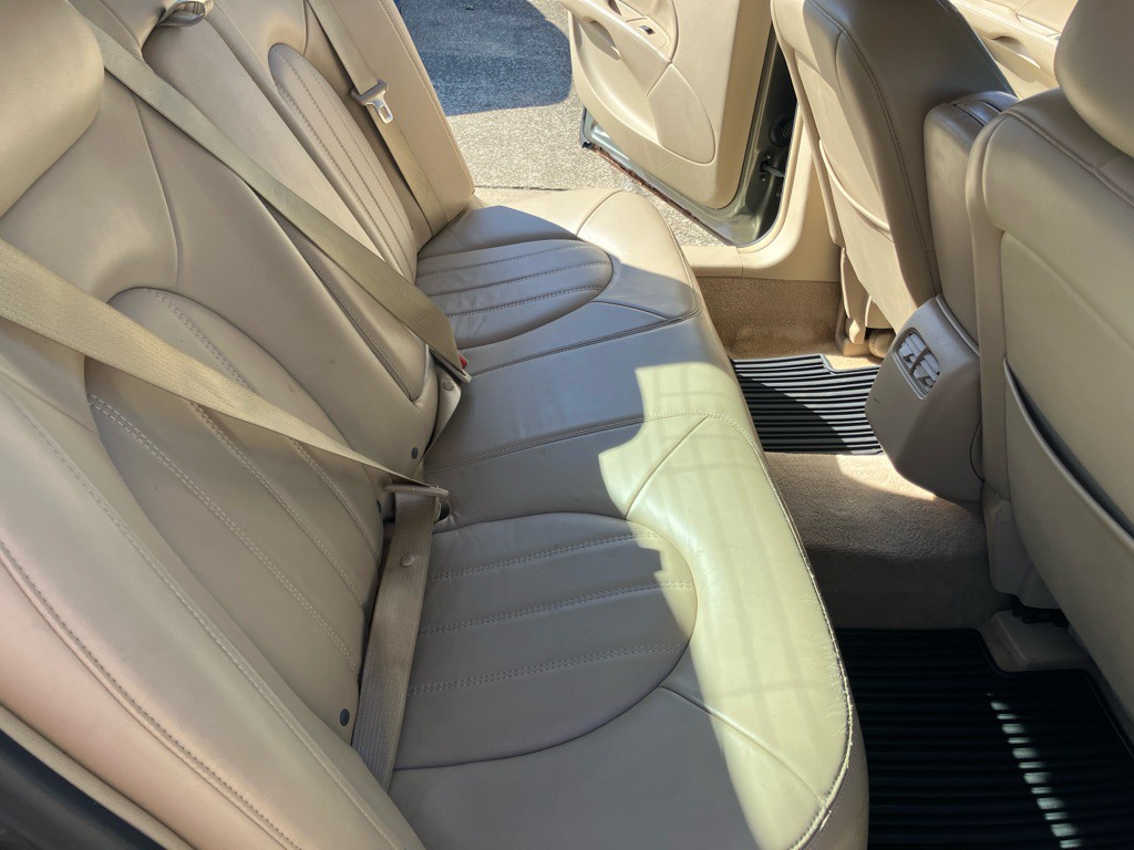 2011 Buick Lucerne Image 21