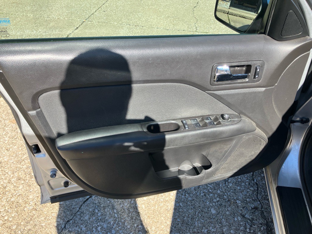 2011 Ford Fusion Image 16