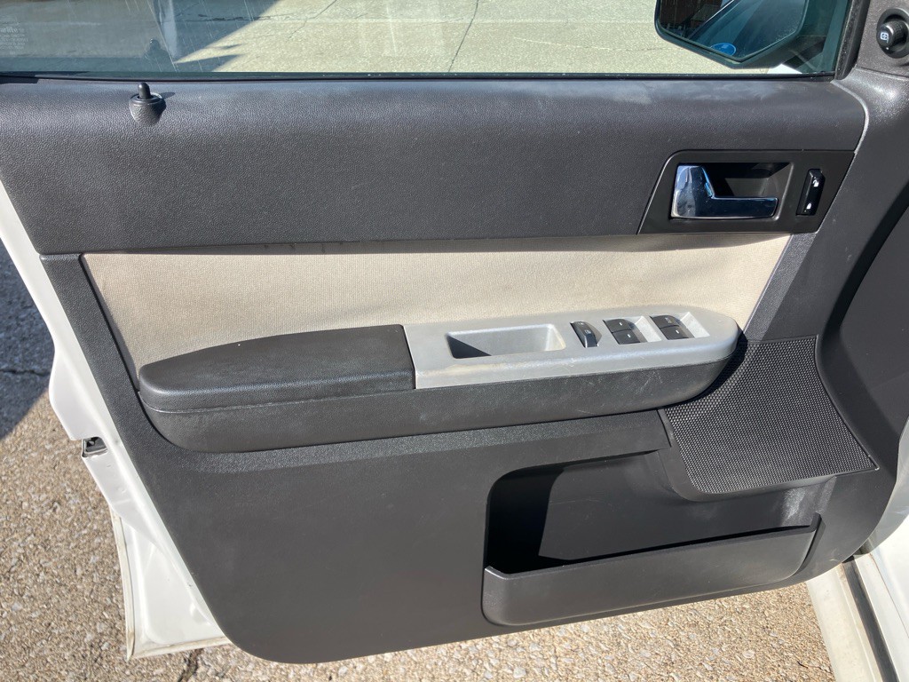 2009 Mercury Mariner Image 17