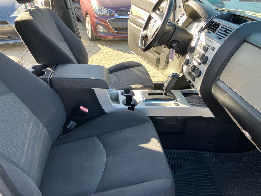 2009 Mercury Mariner Image 24