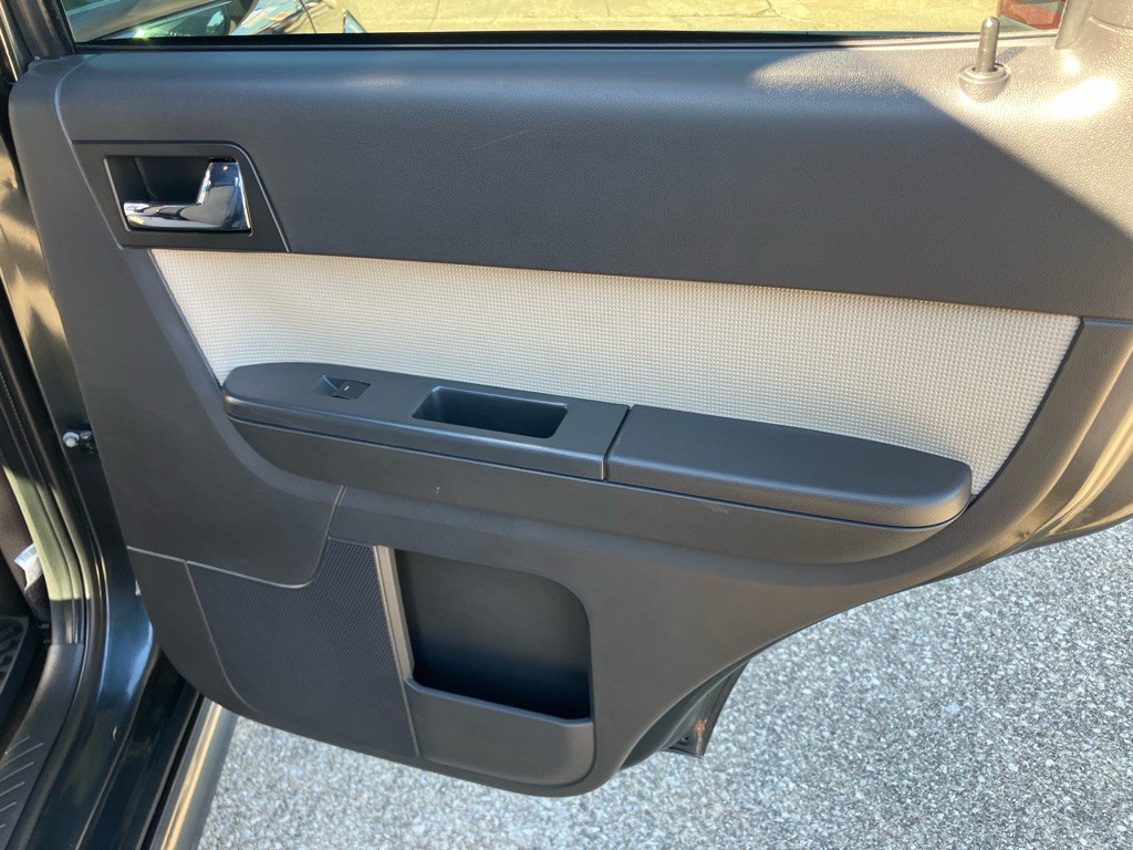 2009 Mercury Mariner Image 21