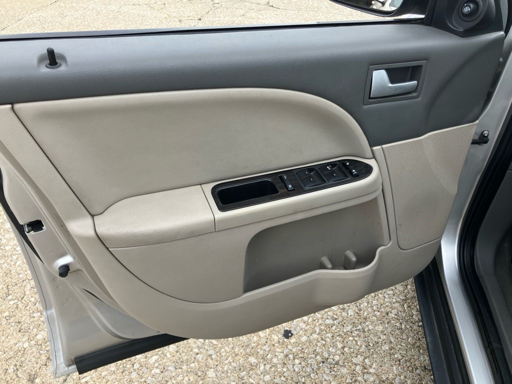 2009 Mercury Sable Image 16