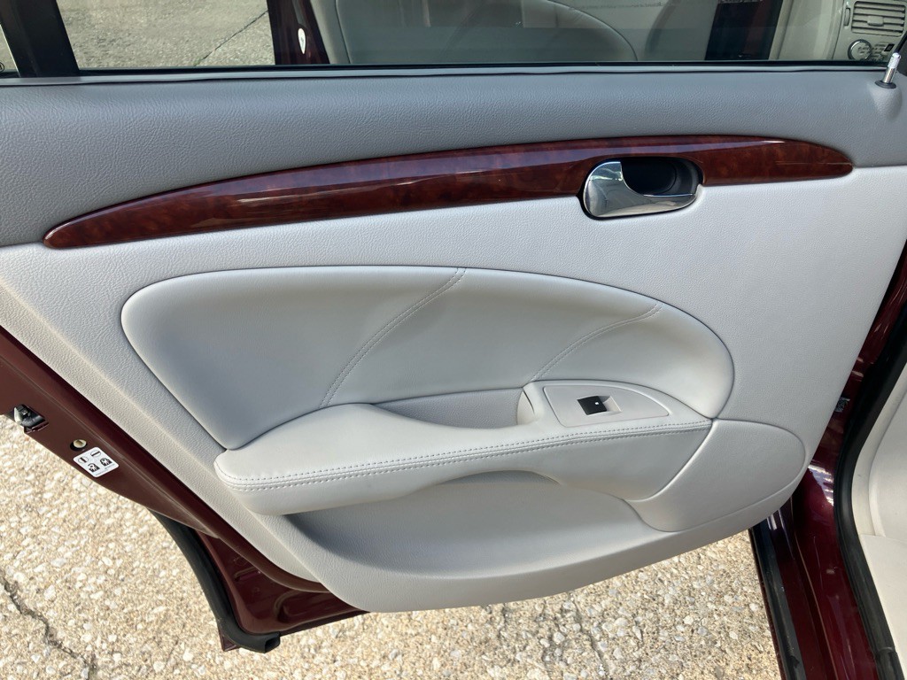 2007 Buick Lucerne Image 17