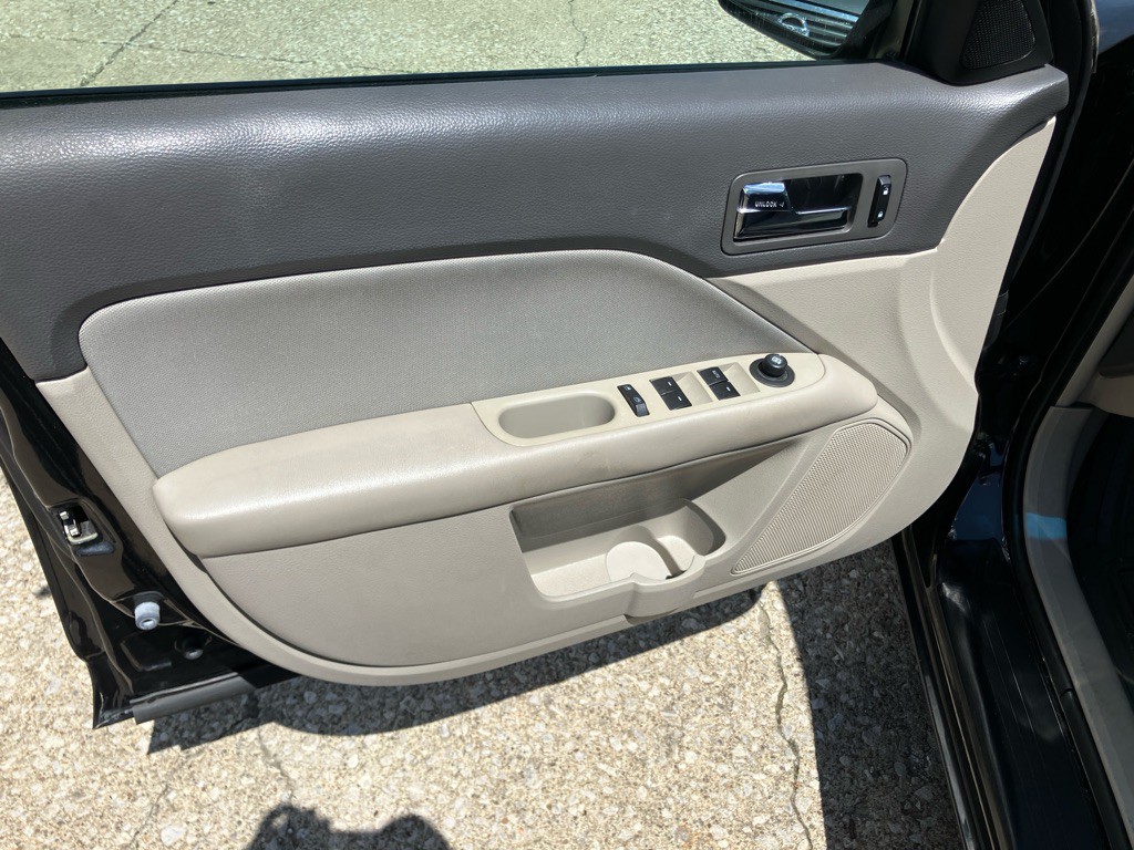 2010 Ford Fusion Image 17