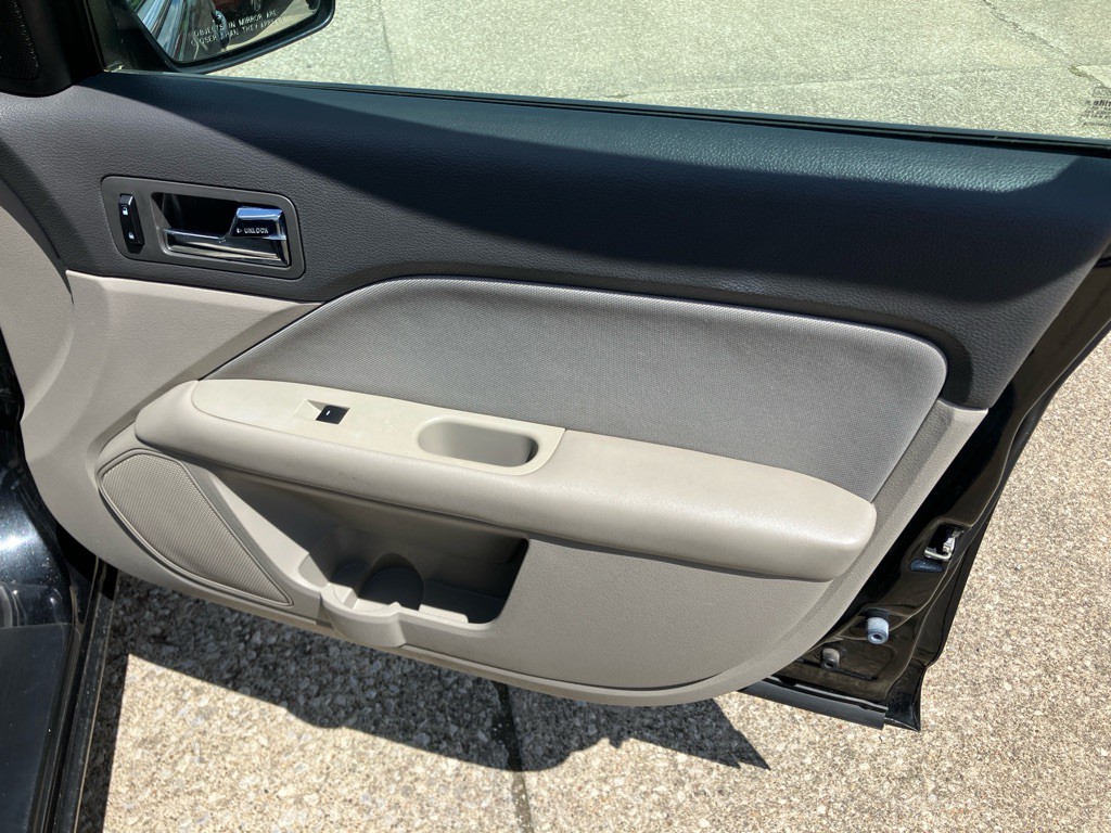 2010 Ford Fusion Image 23