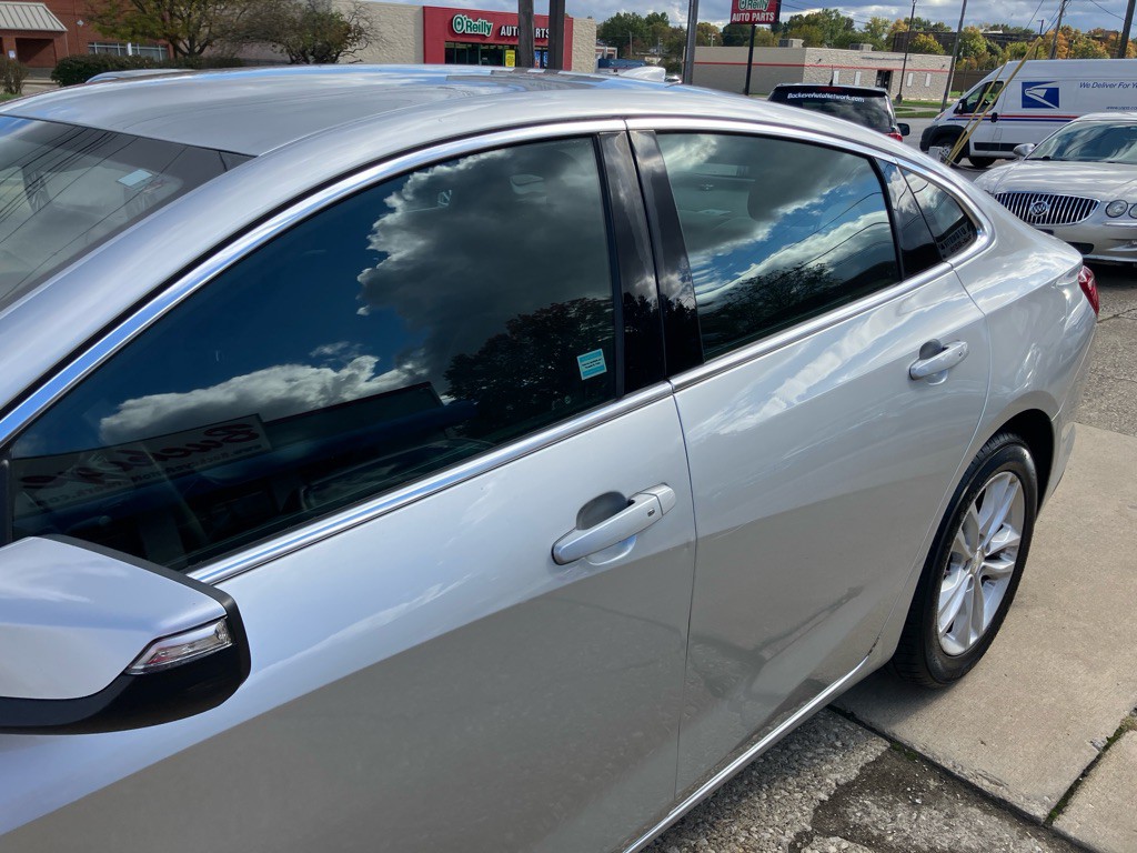2016 Chevrolet Malibu Image 4