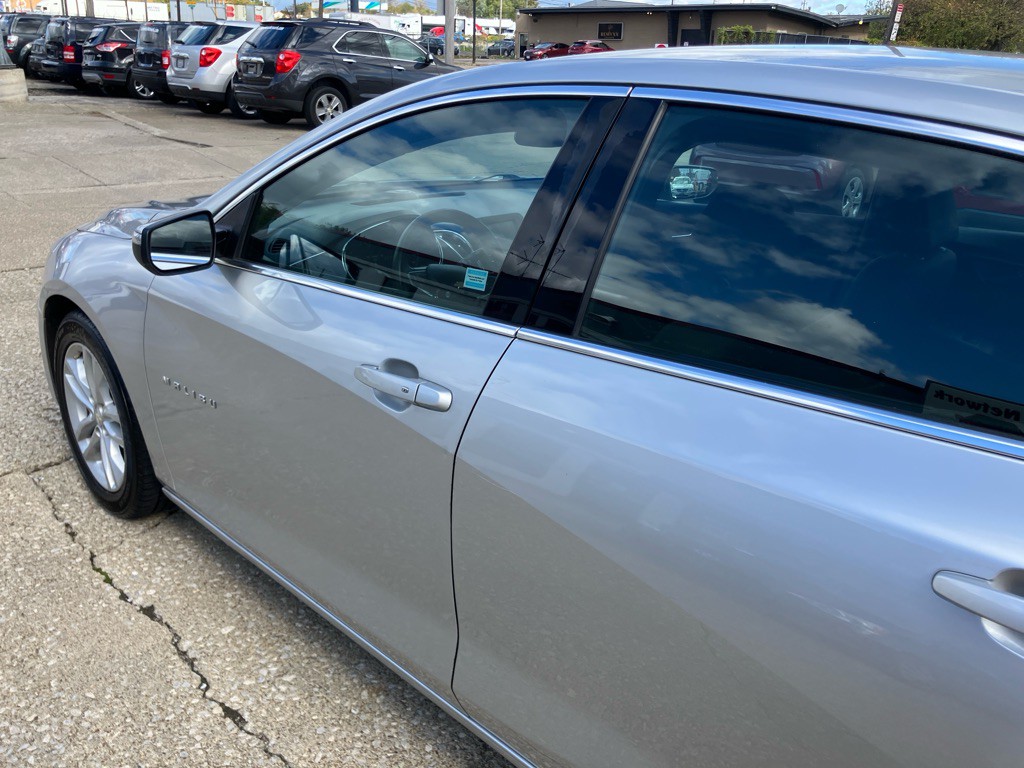 2016 Chevrolet Malibu Image 5