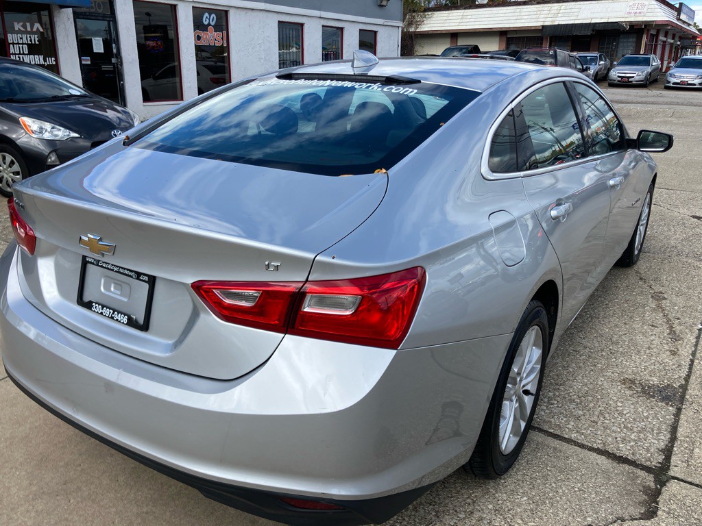 2016 Chevrolet Malibu Image 8