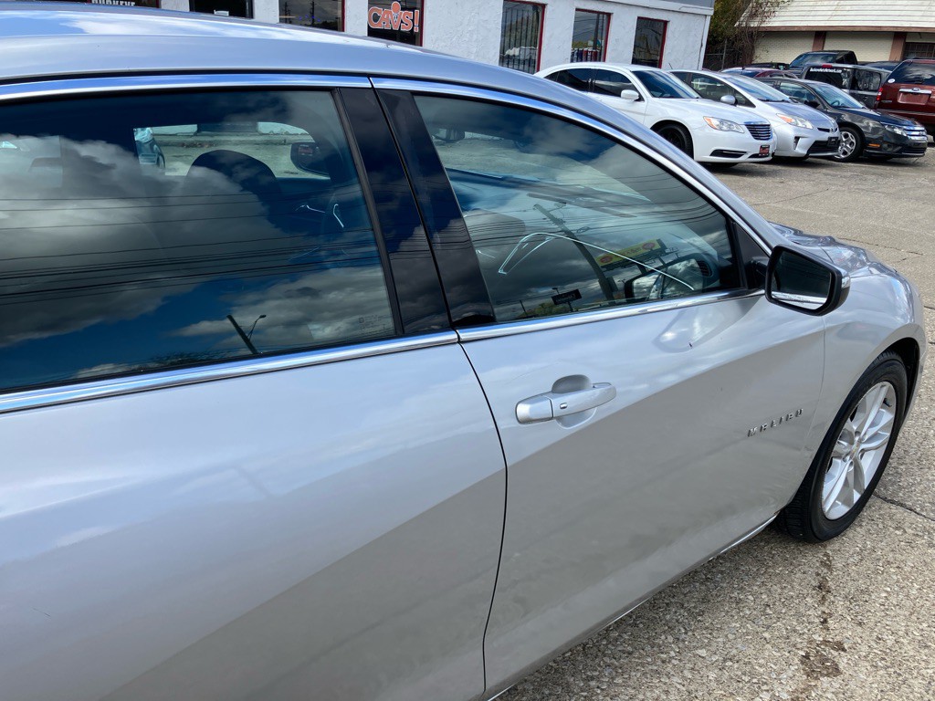 2016 Chevrolet Malibu Image 9
