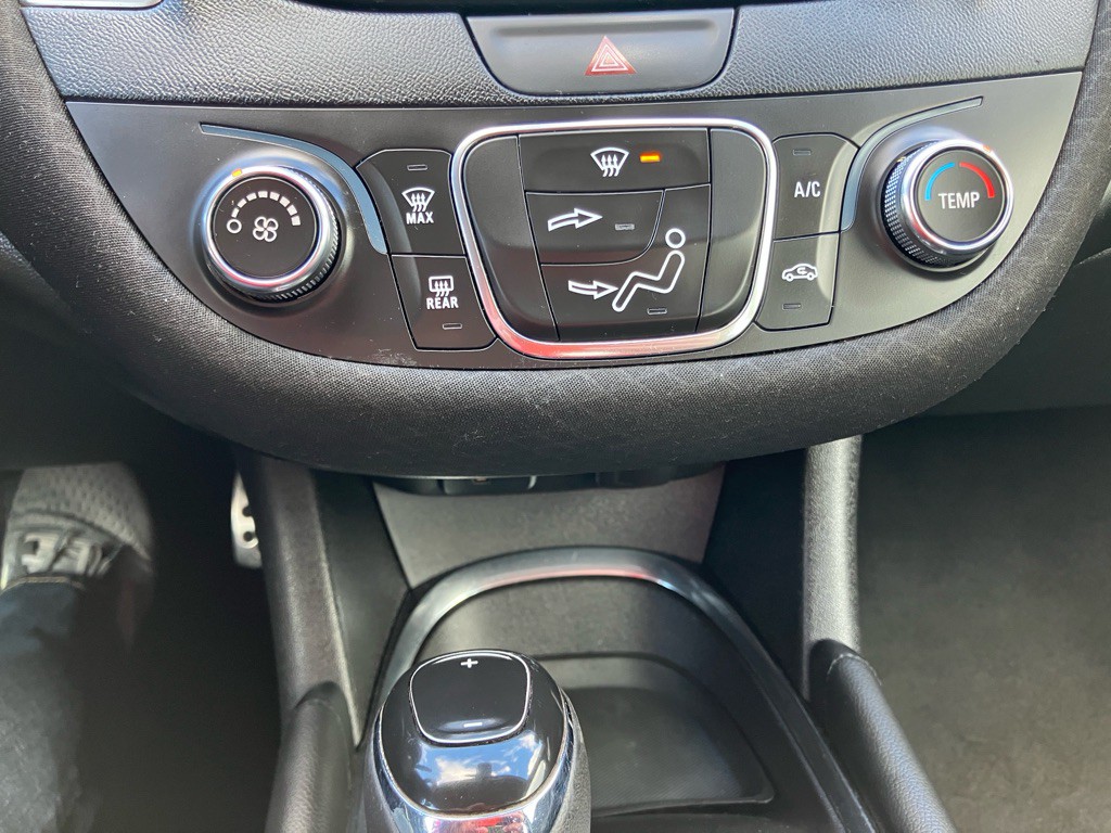 2016 Chevrolet Malibu Image 15