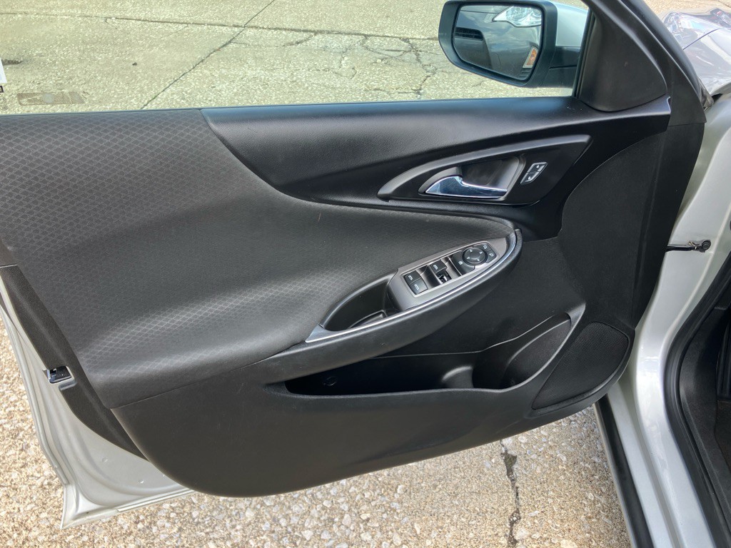 2016 Chevrolet Malibu Image 16