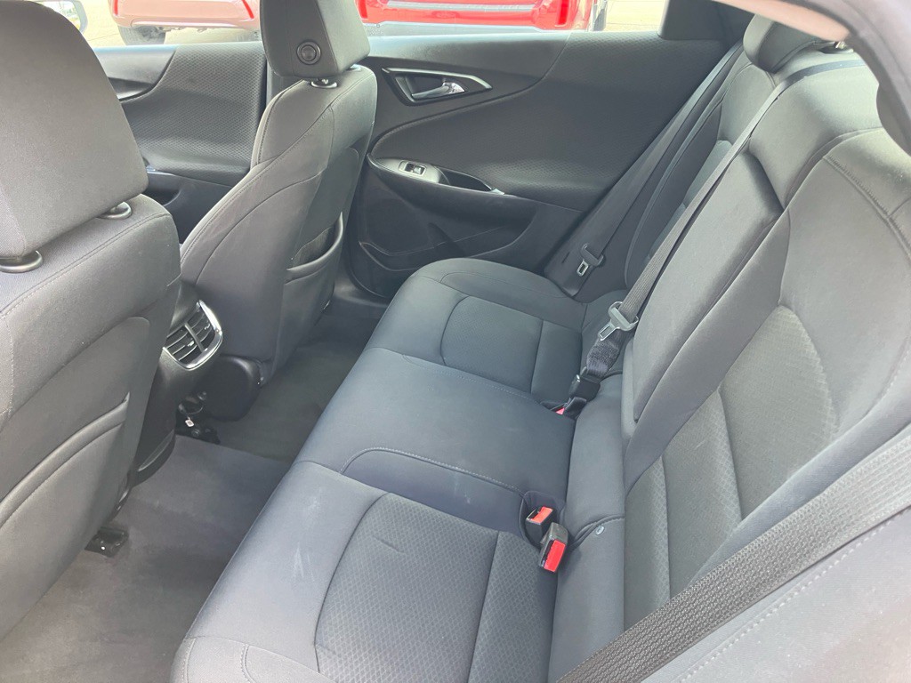 2016 Chevrolet Malibu Image 19