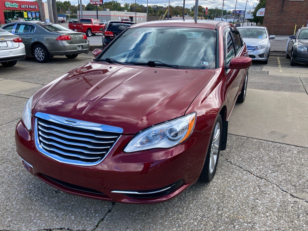 2012 Chrysler 200 Image 3