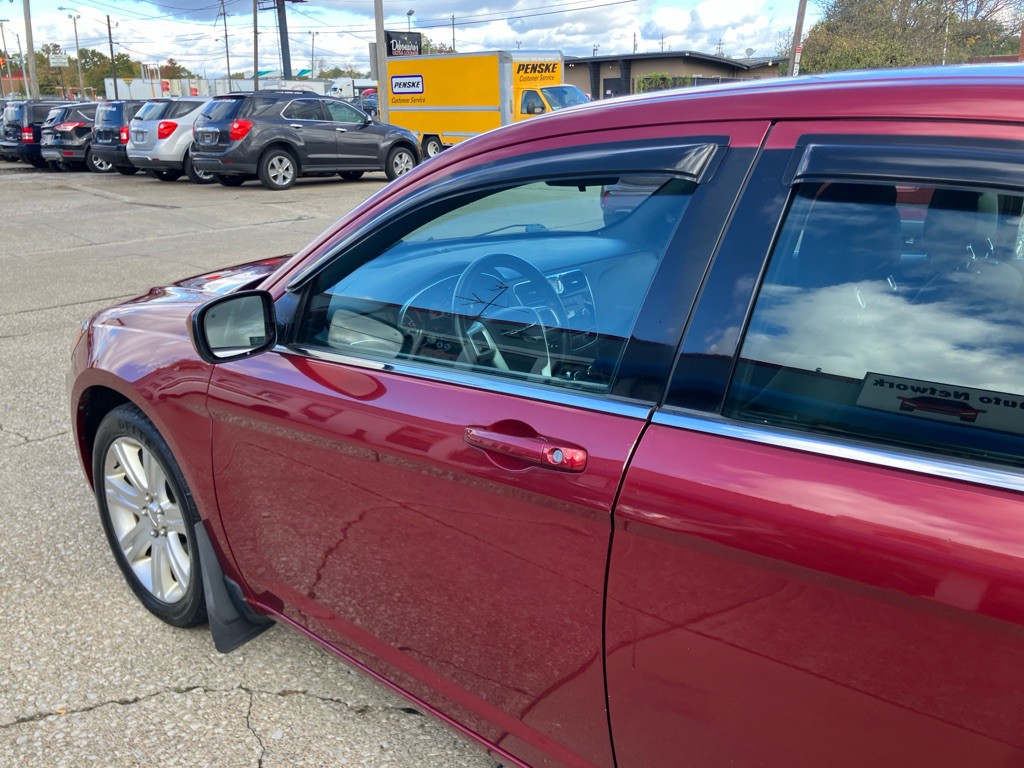 2012 Chrysler 200 Image 5