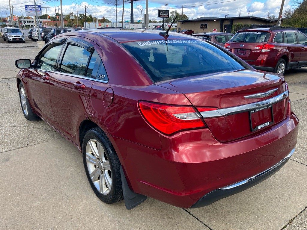 2012 Chrysler 200 Image 6