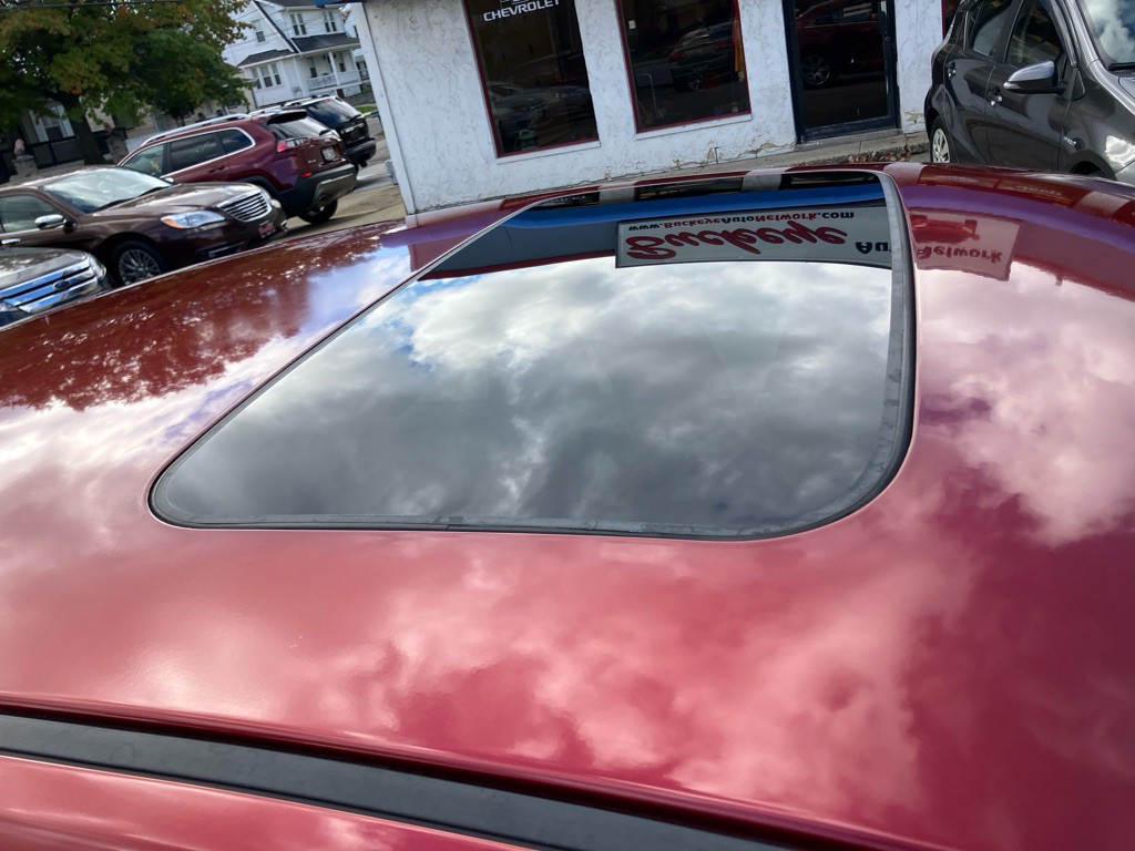 2012 Chrysler 200 Image 11