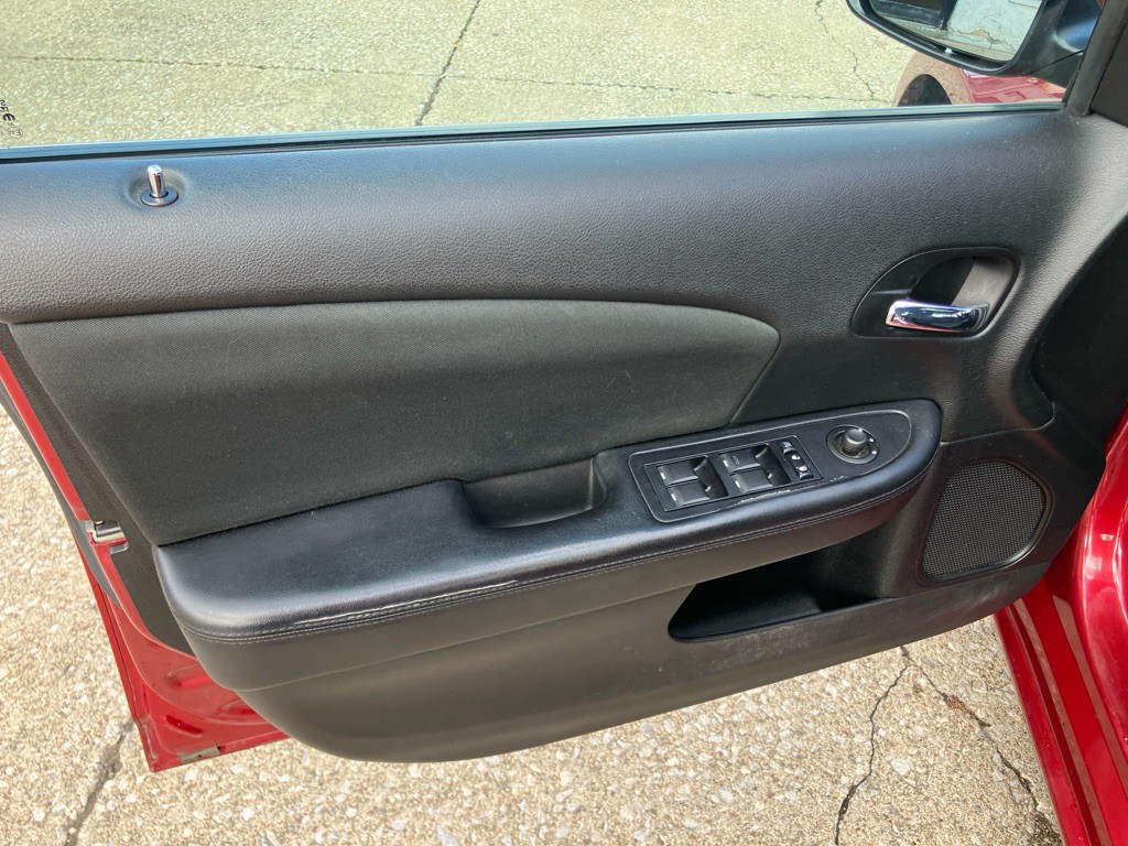 2012 Chrysler 200 Image 17