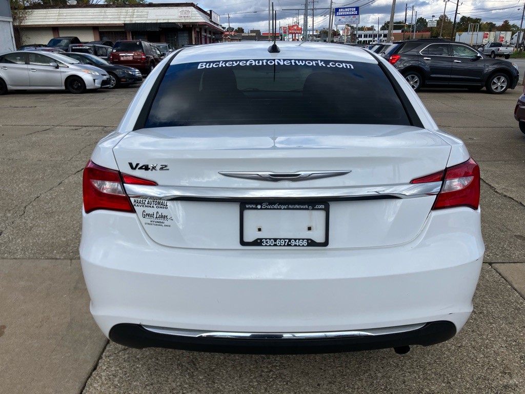 2012 Chrysler 200 Image 7