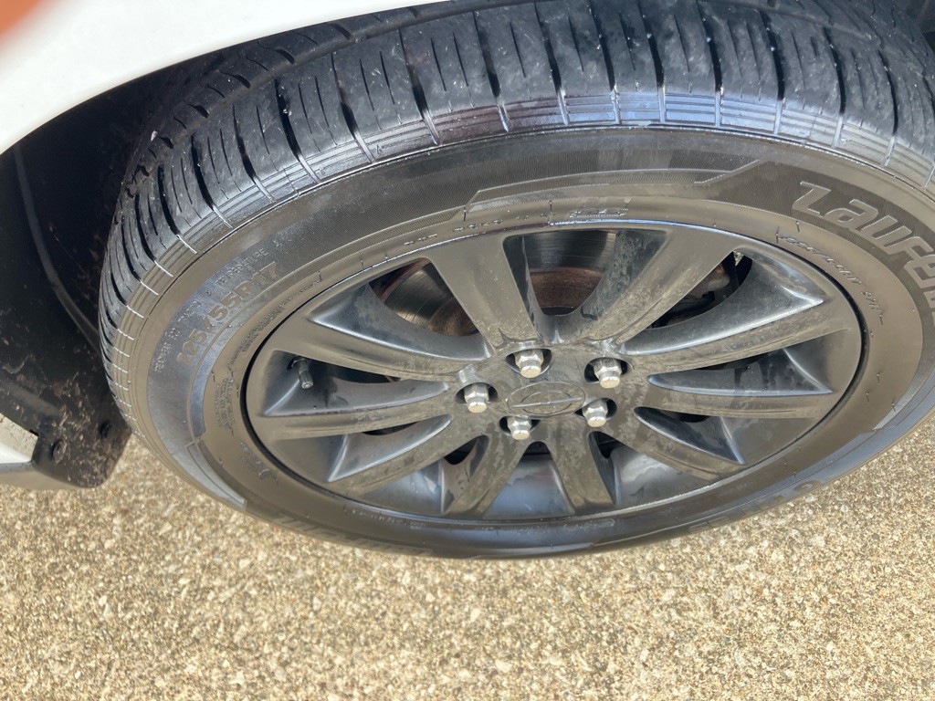 2012 Chrysler 200 Image 11