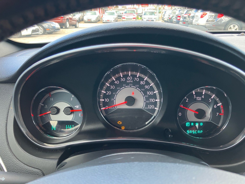 2012 Chrysler 200 Image 12