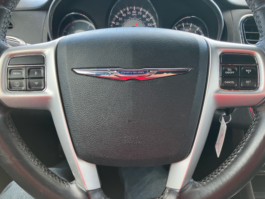 2012 Chrysler 200 Image 13