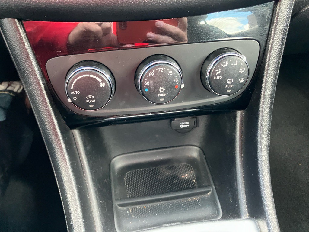 2012 Chrysler 200 Image 15