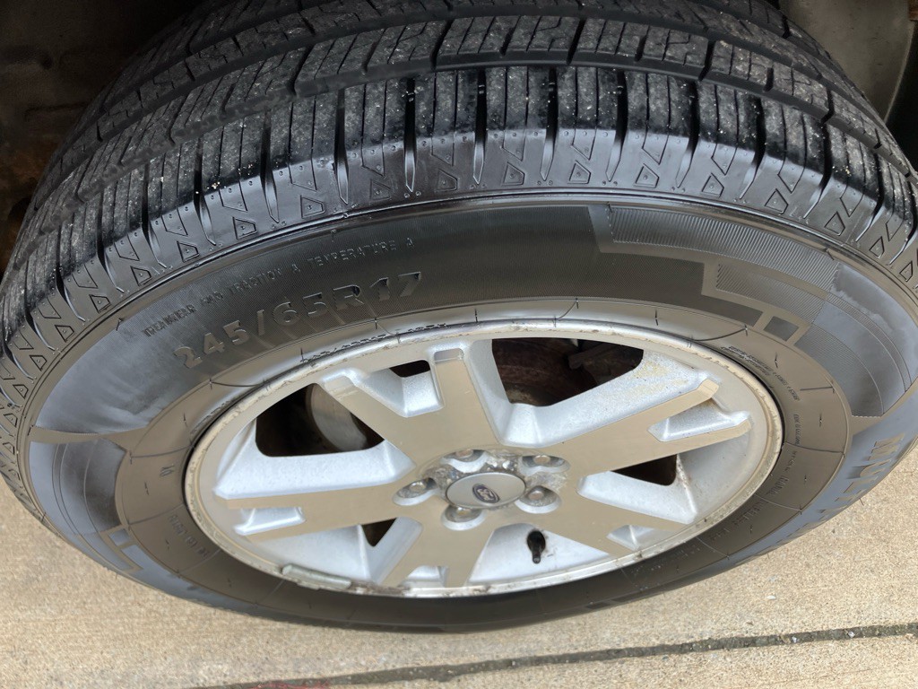 2010 Ford Explorer Image 11