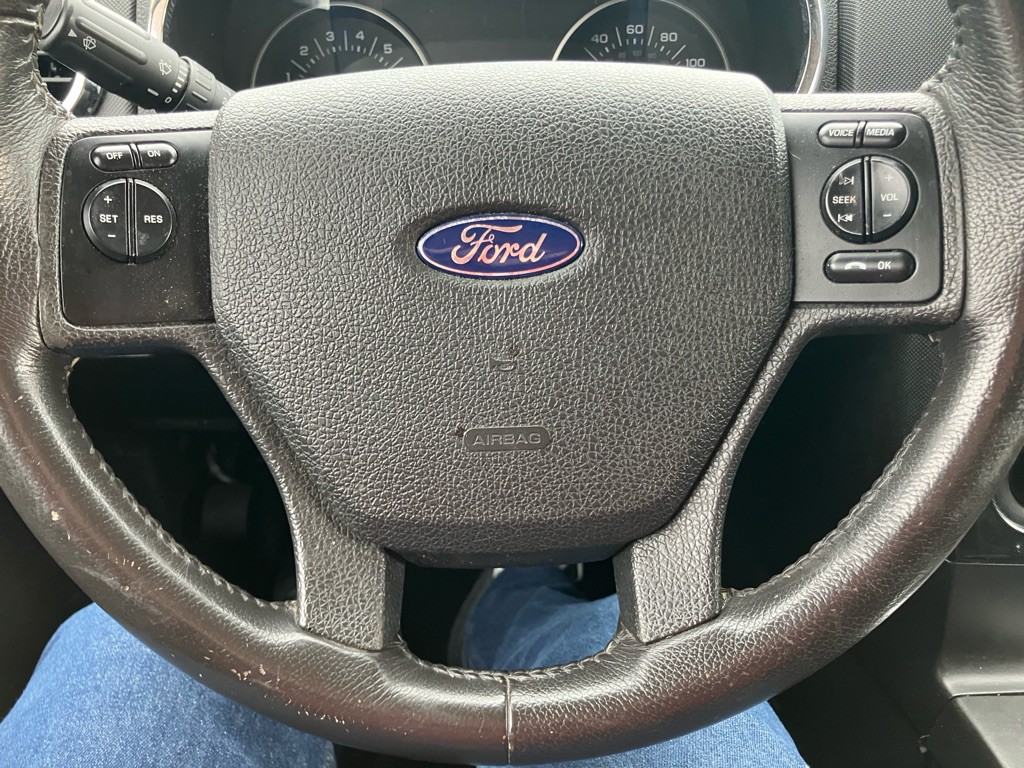2010 Ford Explorer Image 13