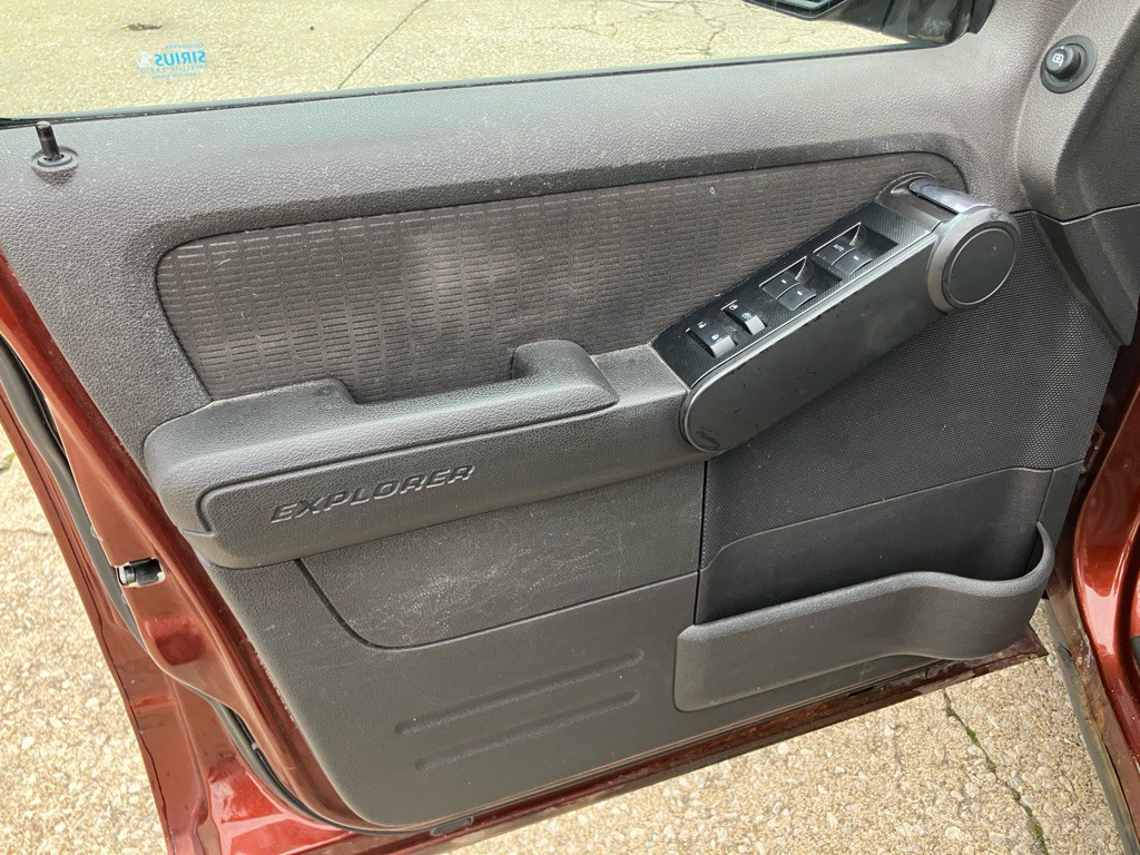 2010 Ford Explorer Image 16