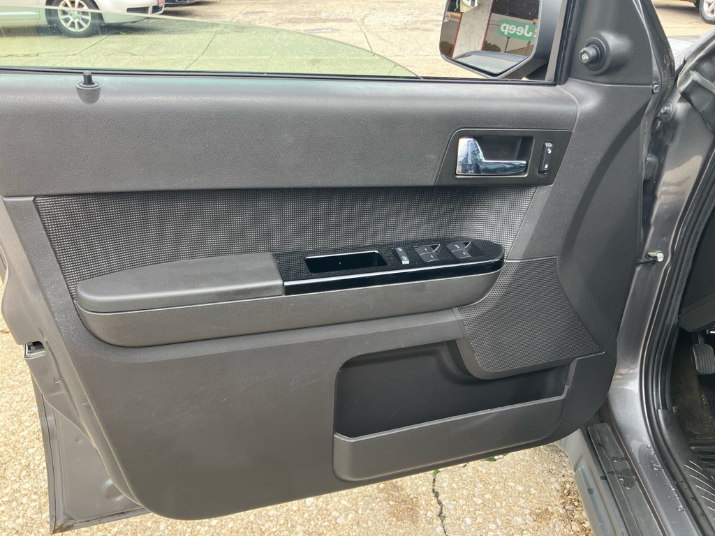 2011 Ford Escape Image 17
