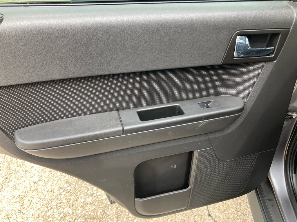 2011 Ford Escape Image 18