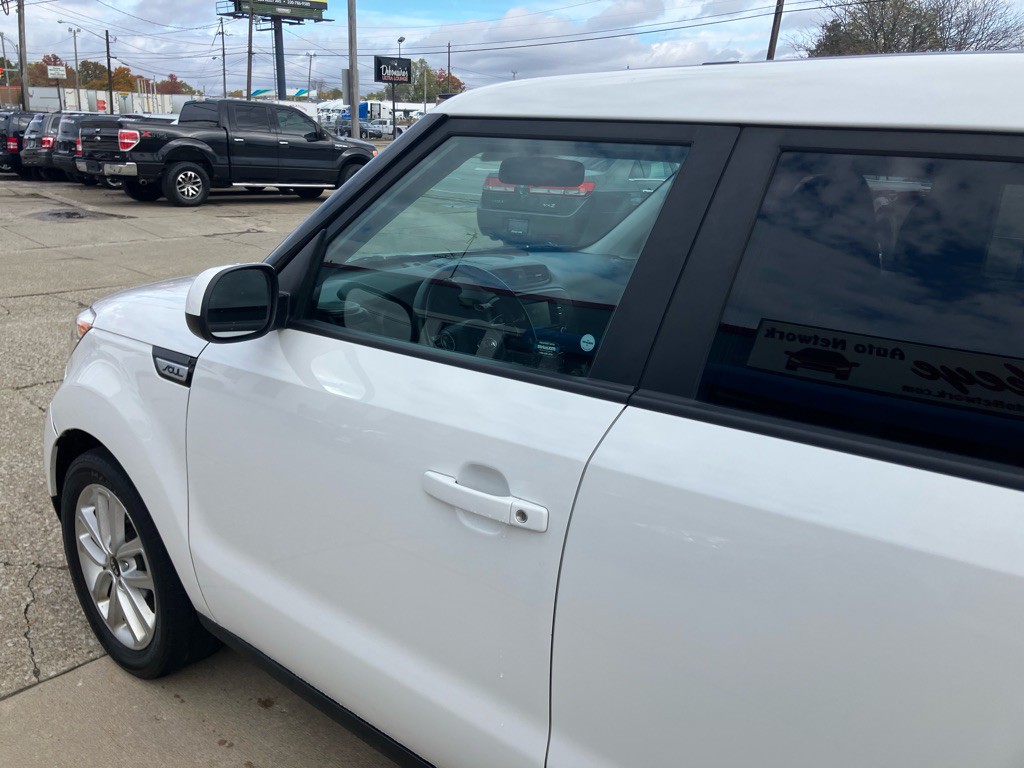 2017 Kia Soul Image 5