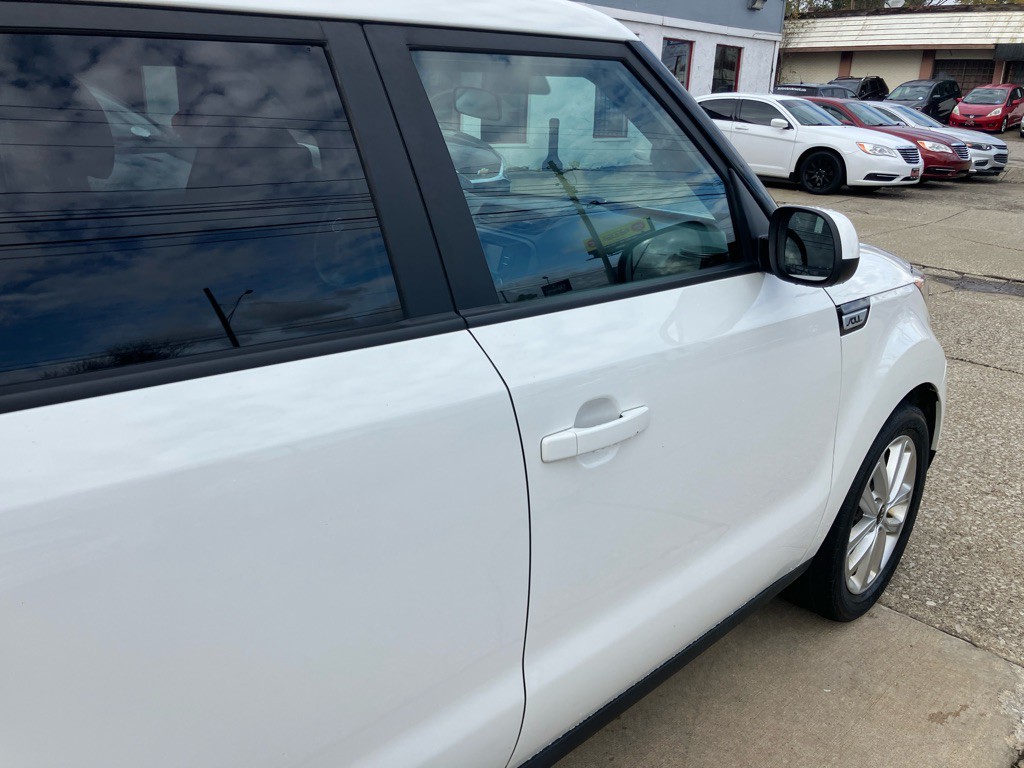 2017 Kia Soul Image 9