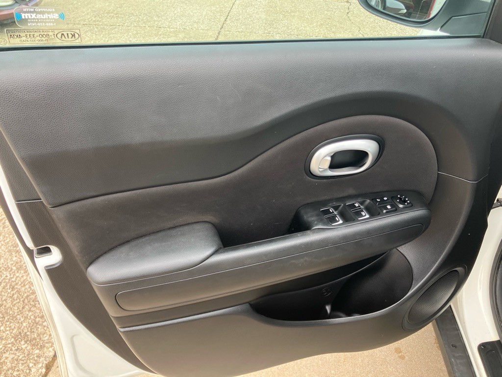 2017 Kia Soul Image 16