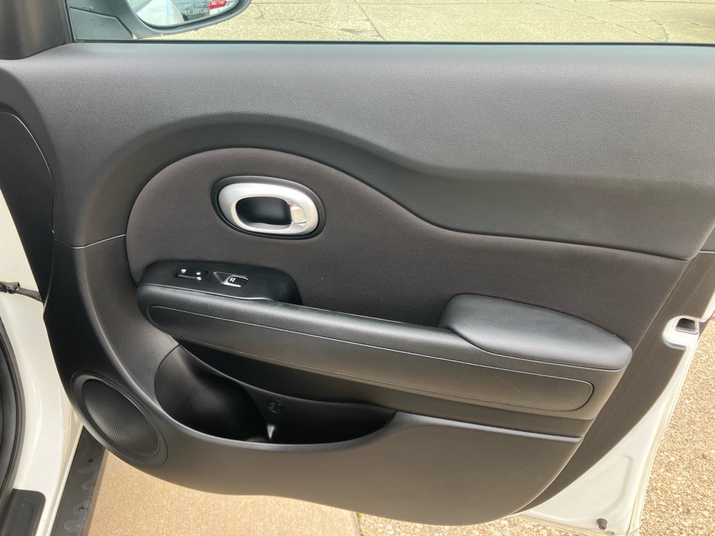 2017 Kia Soul Image 22