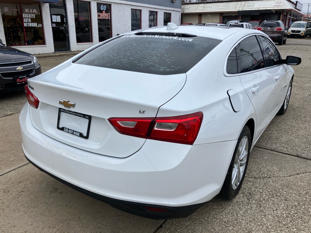 2016 Chevrolet Malibu Image 8