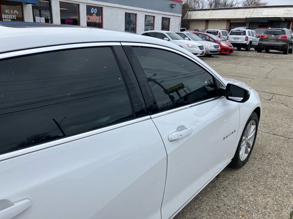 2016 Chevrolet Malibu Image 9
