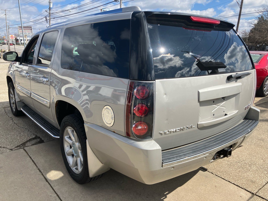 2007 GMC Yukon Image 6