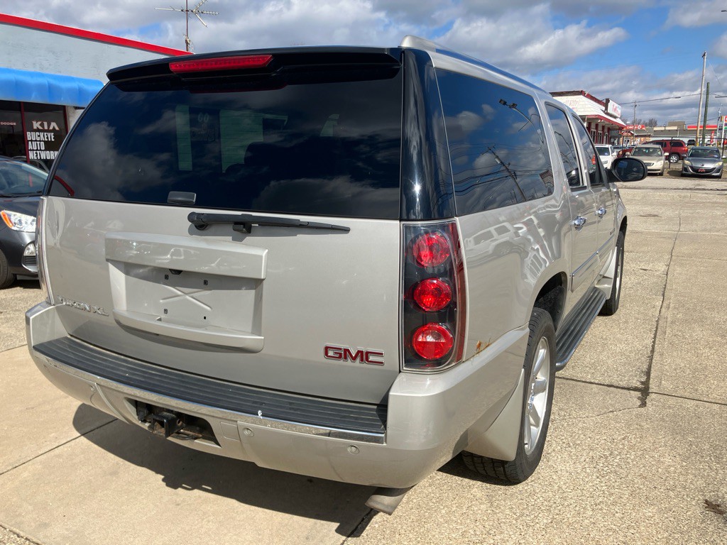 2007 GMC Yukon Image 8