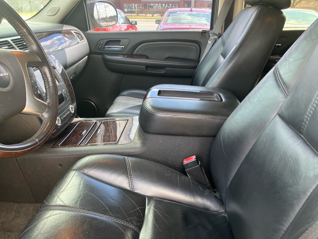 2007 GMC Yukon Image 18