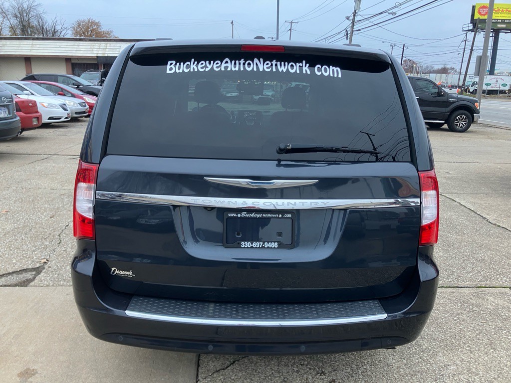 2014 Chrysler Town & Country Image 7